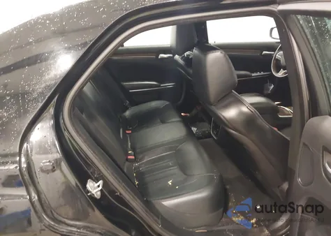 2016 Chrysler 300C Platinum z USA, uszkodzony, nr VIN 2C3CCASG3GH124181